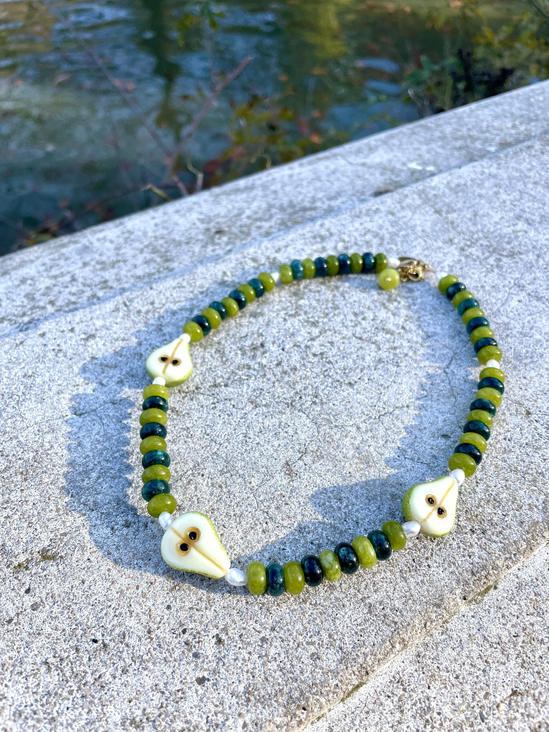 Pera y media - pieza única - 2